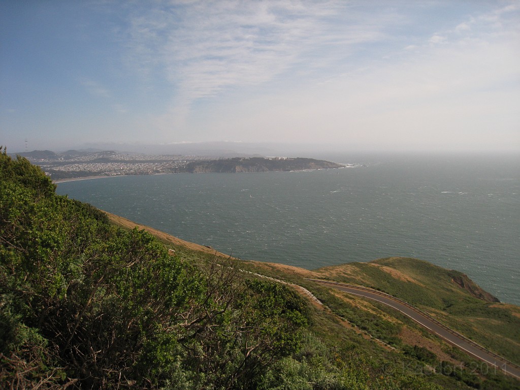 2011 Bay 2 Breakers Friday 0645.JPG - I was able to participate in the 100th annual running of the Bay to Breakers 12K race in San Francisco California. A weekend for sightseeing and racing.